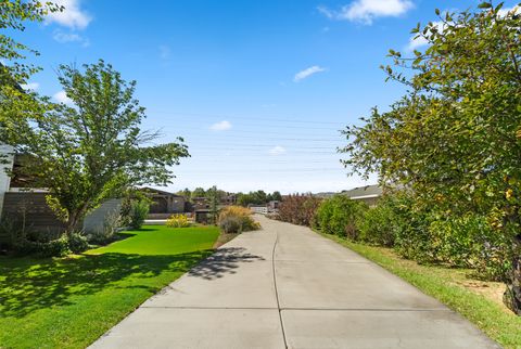 Tiny photo for 15258 S MOUNTAINSIDE DR W, Bluffdale, UT 84065 (MLS # 2127915)