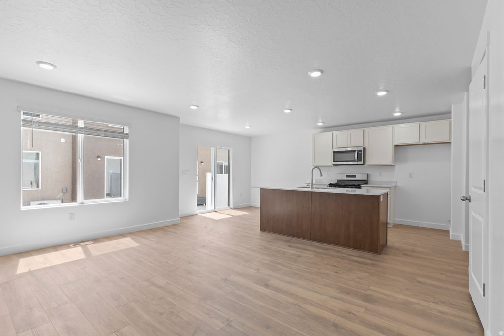 Photo of 4420 N BUCKSTONE WAY #1085, Lehi, UT 84048 (MLS # 2121595)