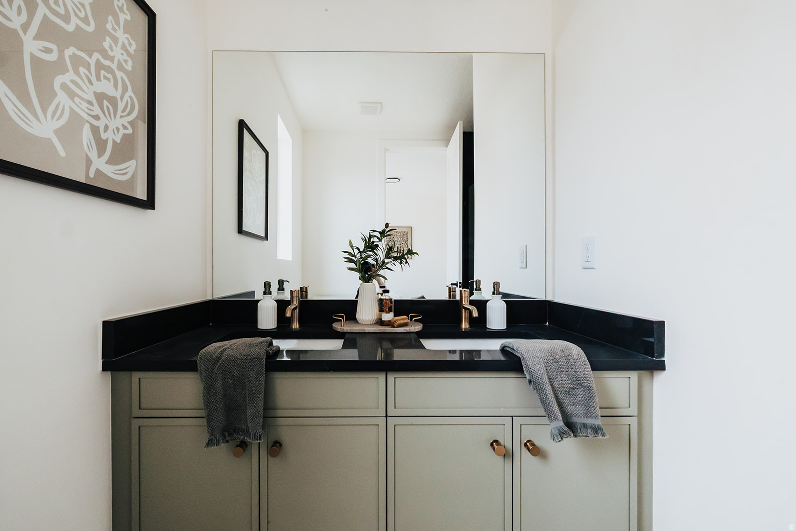 RESIDENTS ON 9TH - Residential