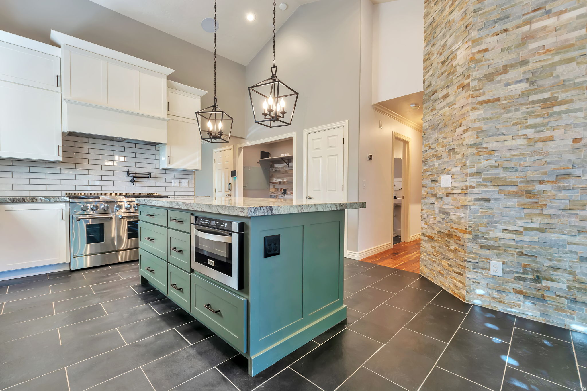 BLOOMFIELD FARMS PHASE 1 - Residential