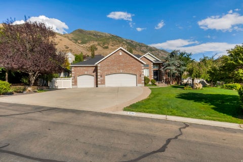 Tiny photo for 9594 N AZTEC DR, Cedar Hills, UT 84062 (MLS # 2185625)
