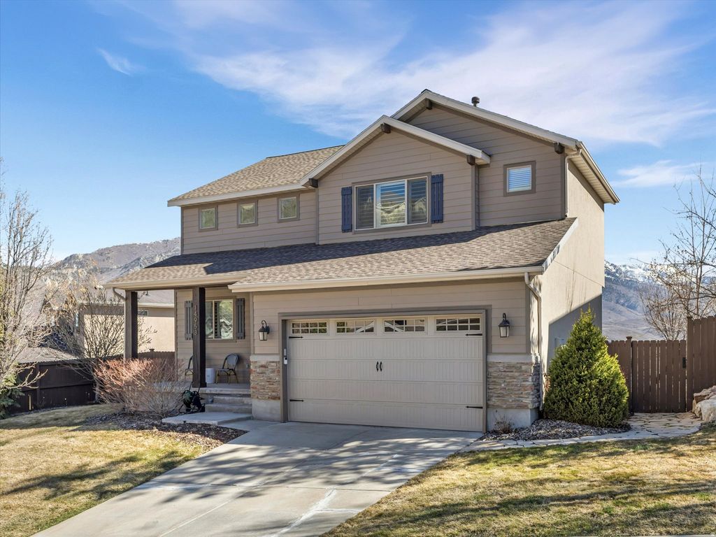Photo of 14953 S WINGED BLUFF LN, Draper, UT 84020 (MLS # 2145424)