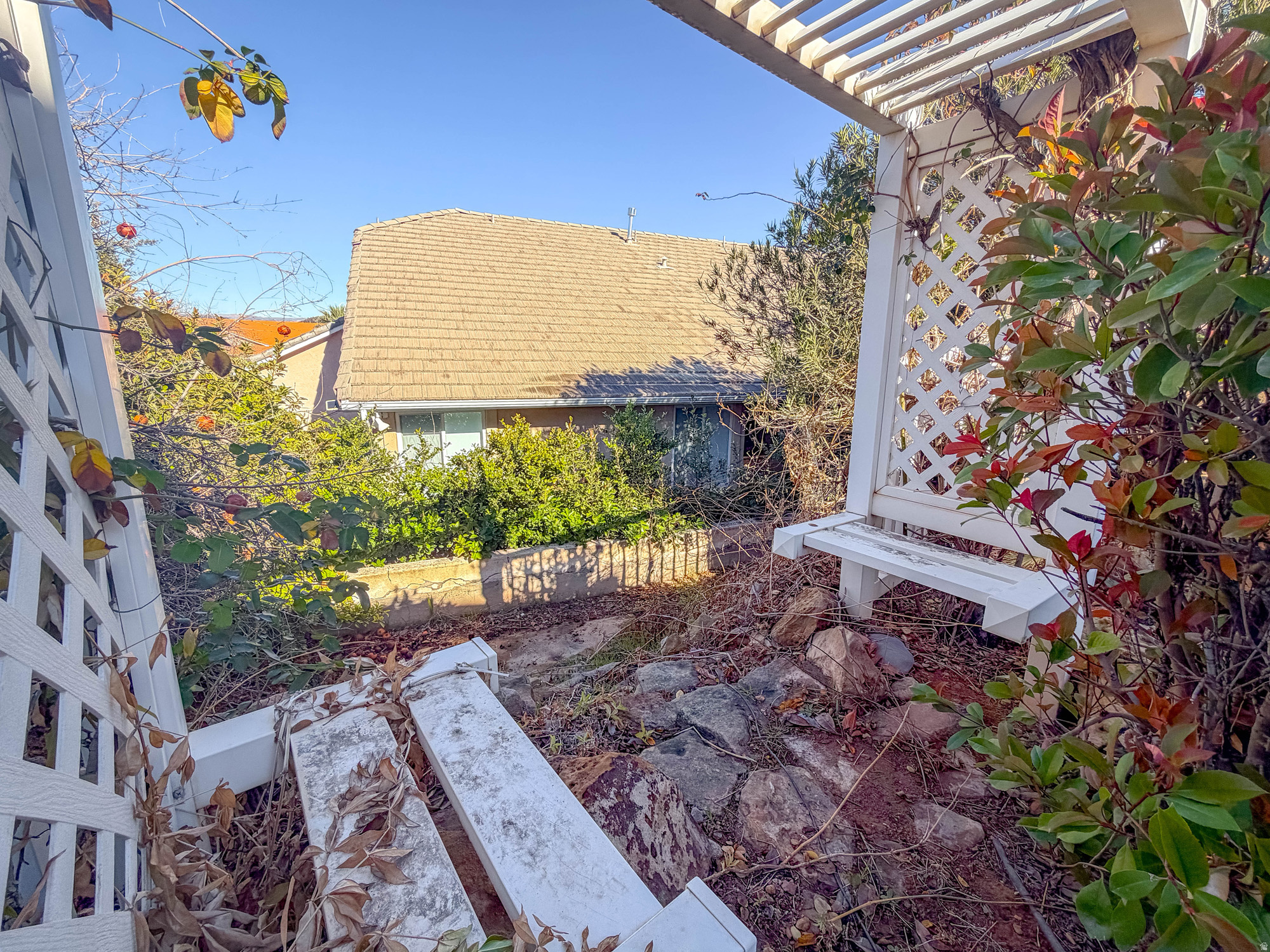 BOULDERS - Residential