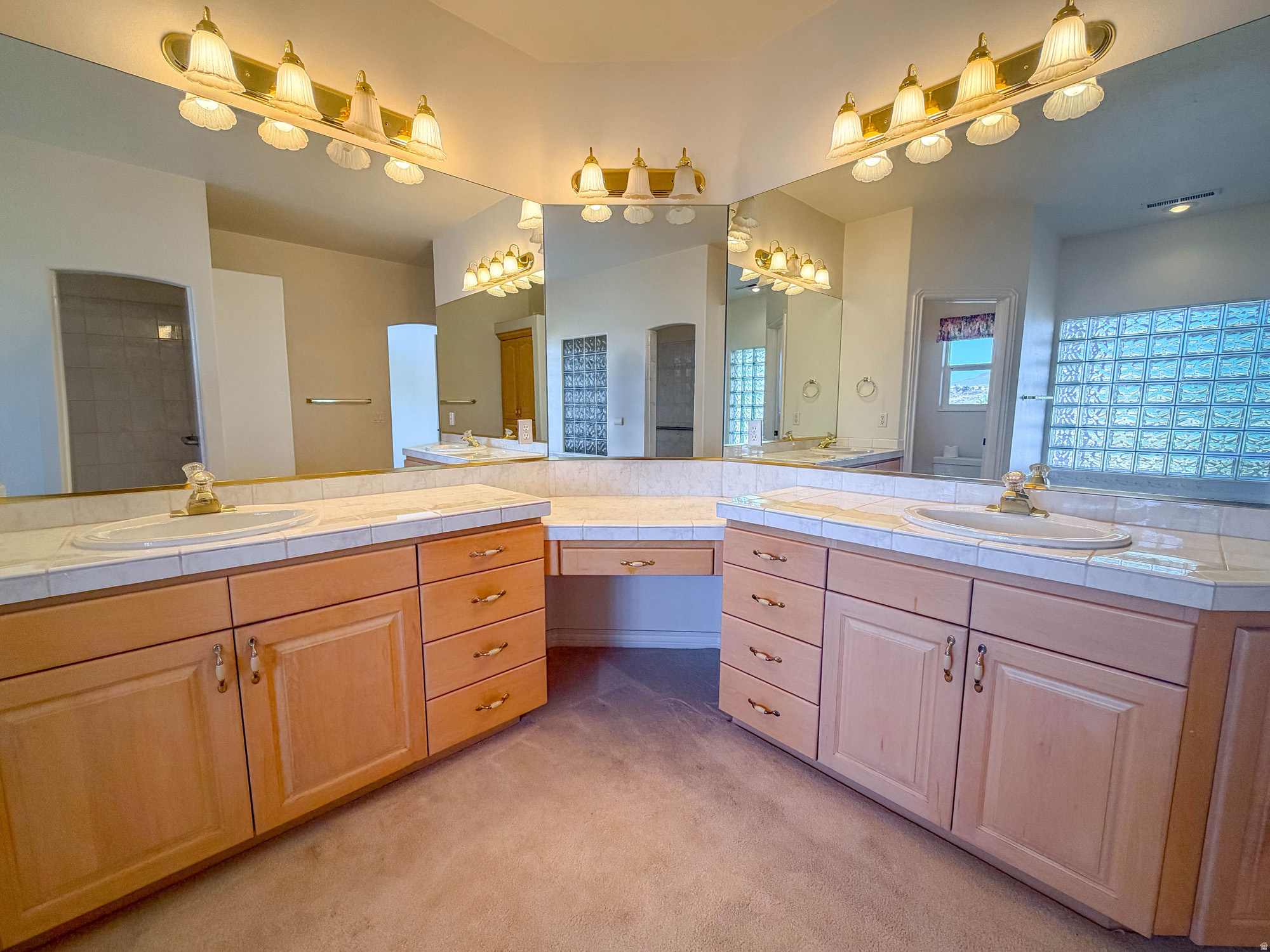 BOULDERS - Residential