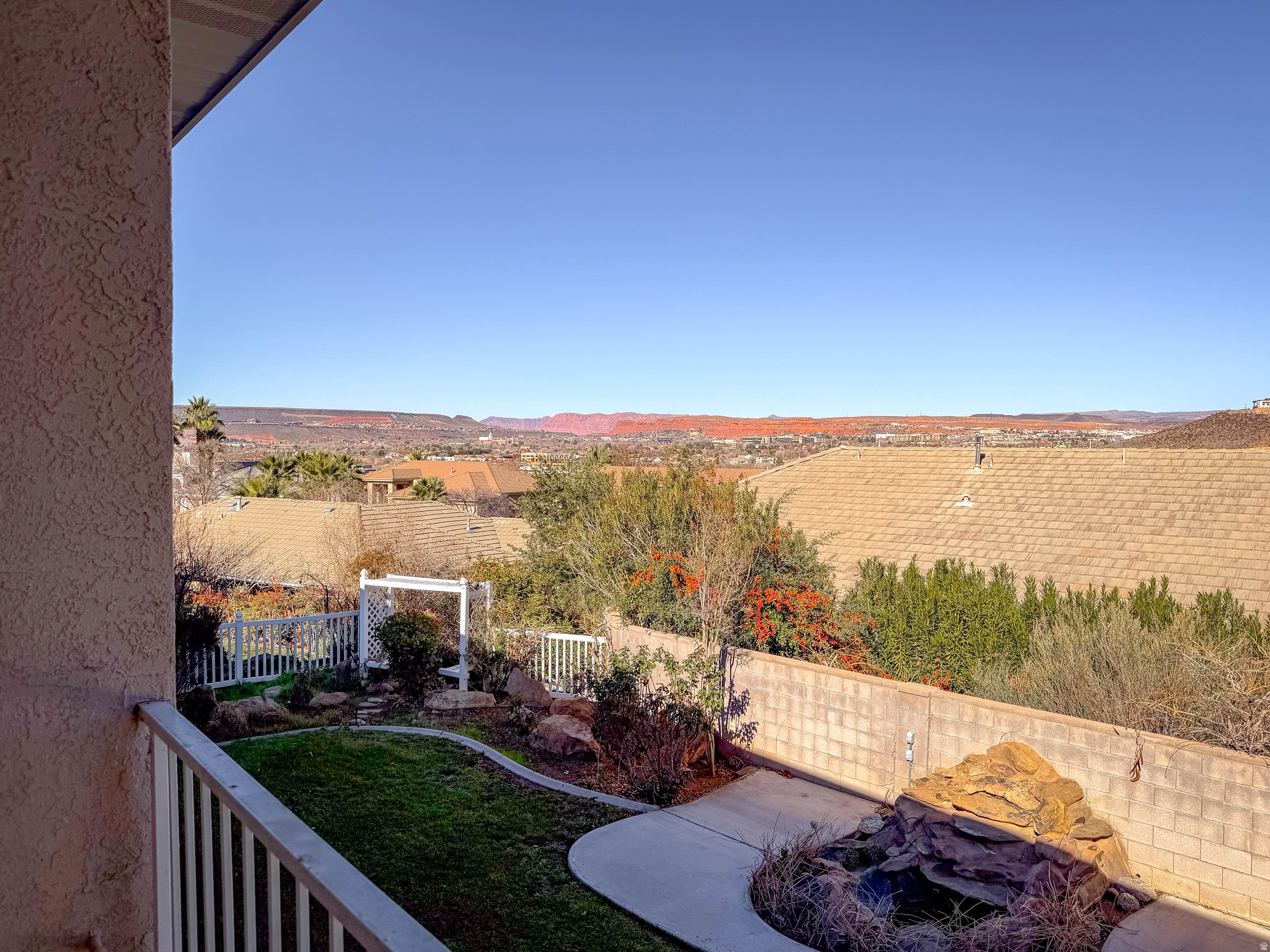 BOULDERS - Residential