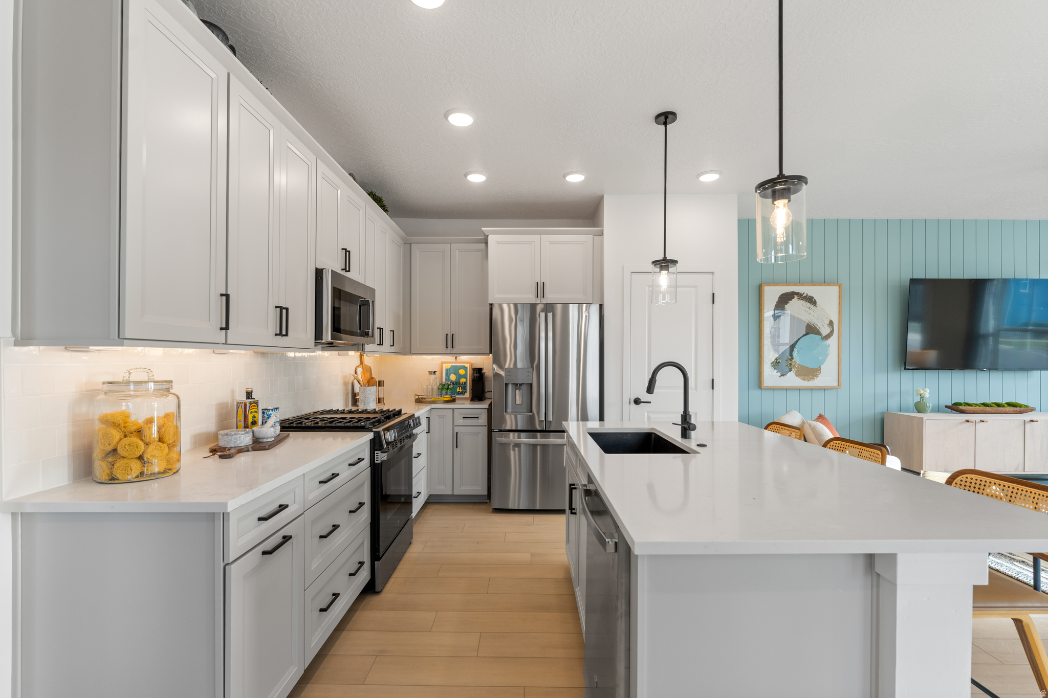 DAYBREAK - Residential