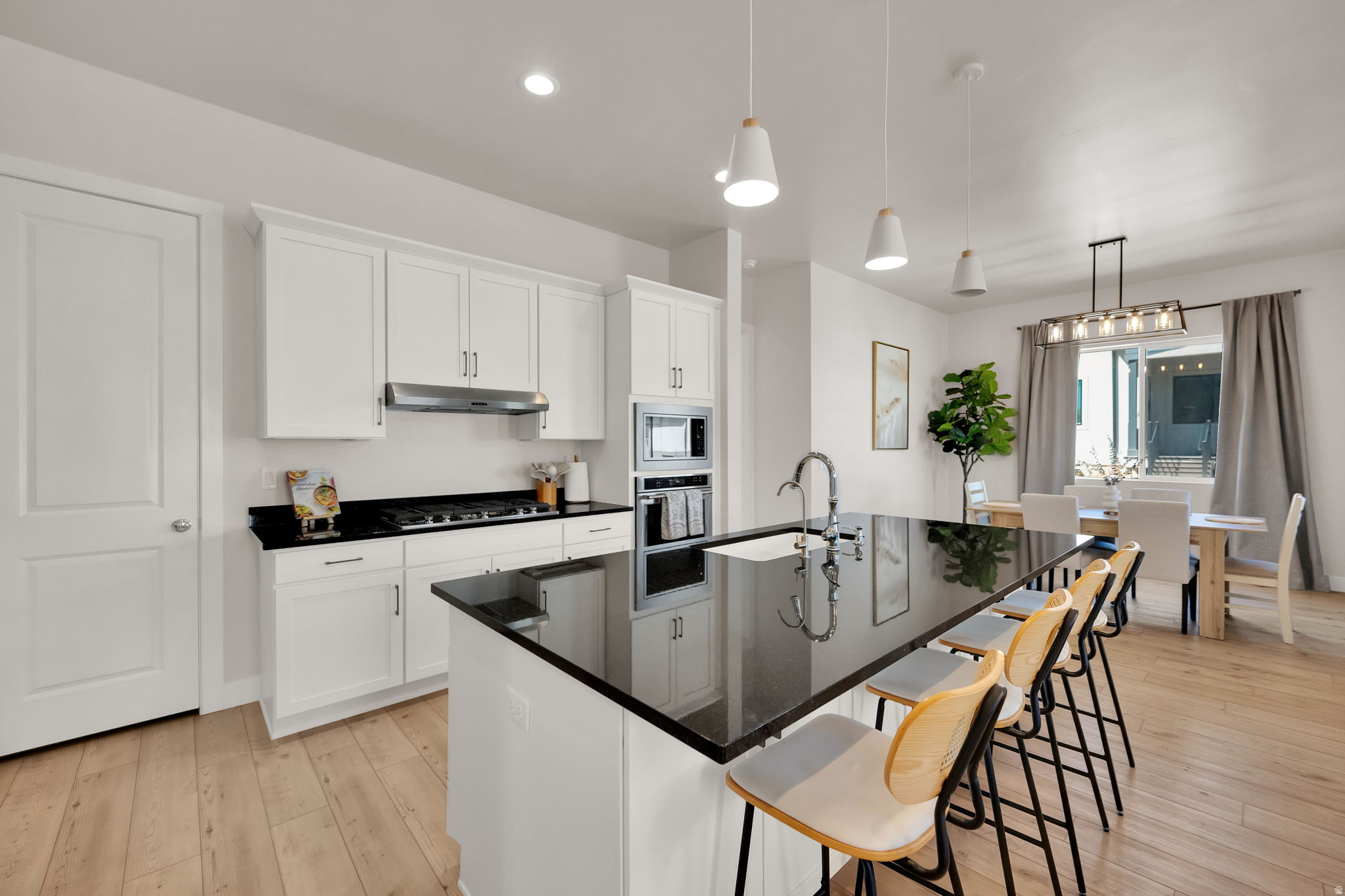 TOLL BROTHERS - SYCAMORE GLEN - Residential Lease