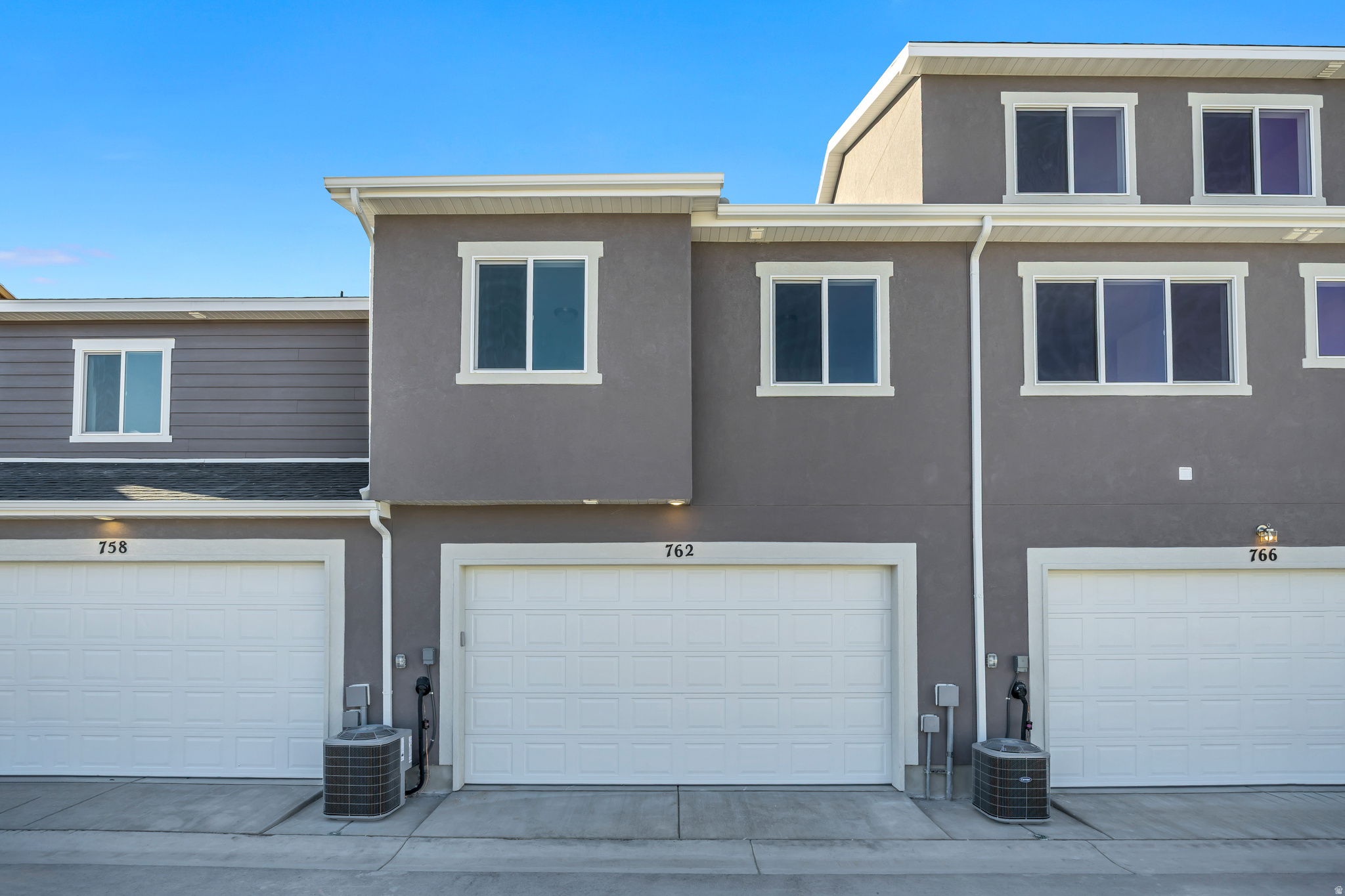 MEADOWBROOK - Residential