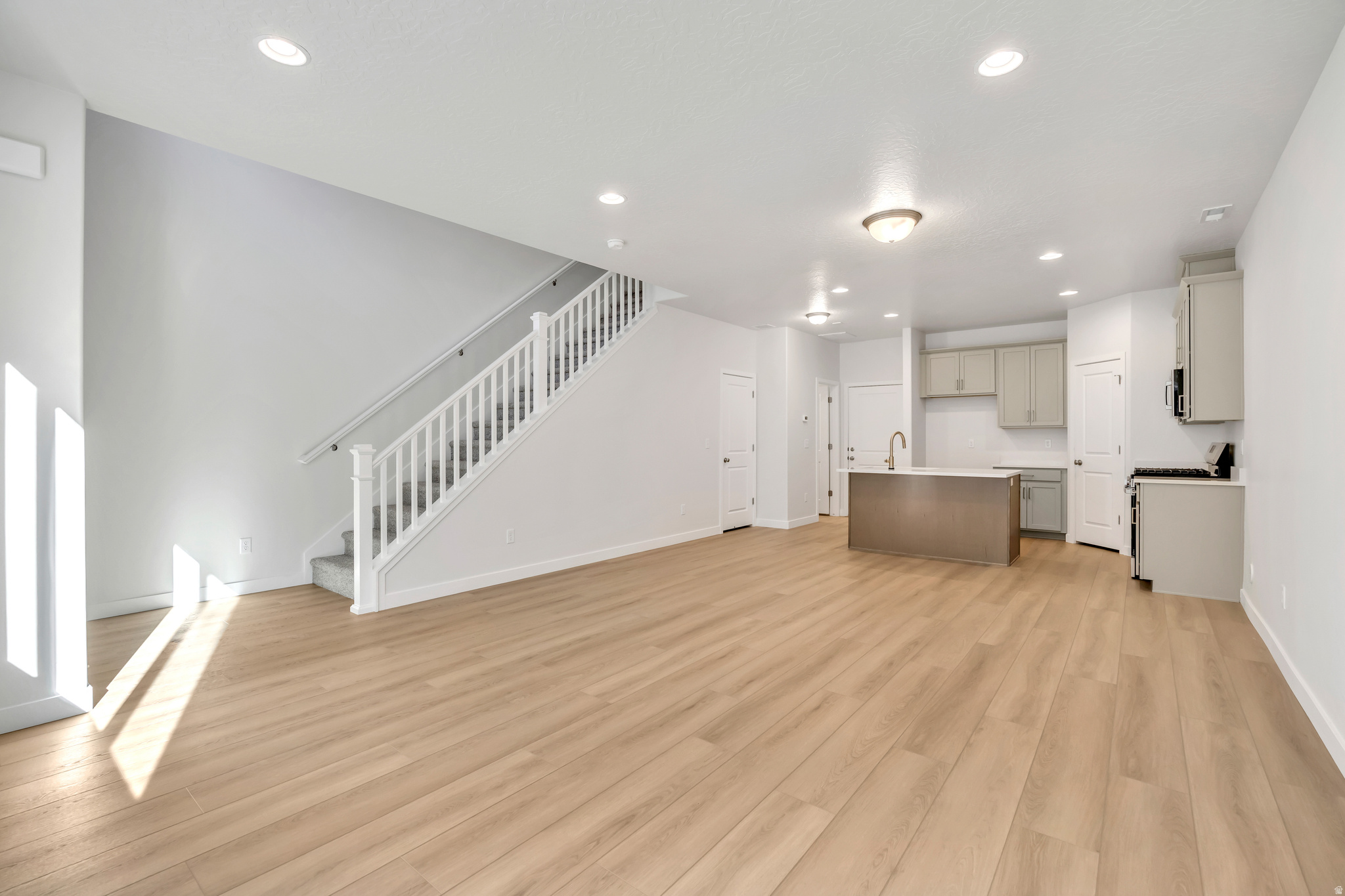 MEADOWBROOK - Residential