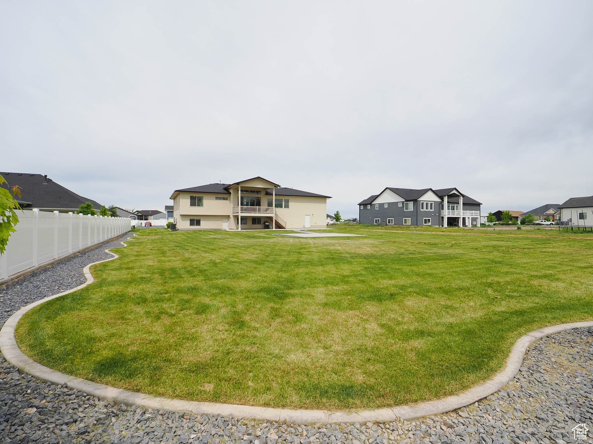 HALCYON ESTATES - Residential