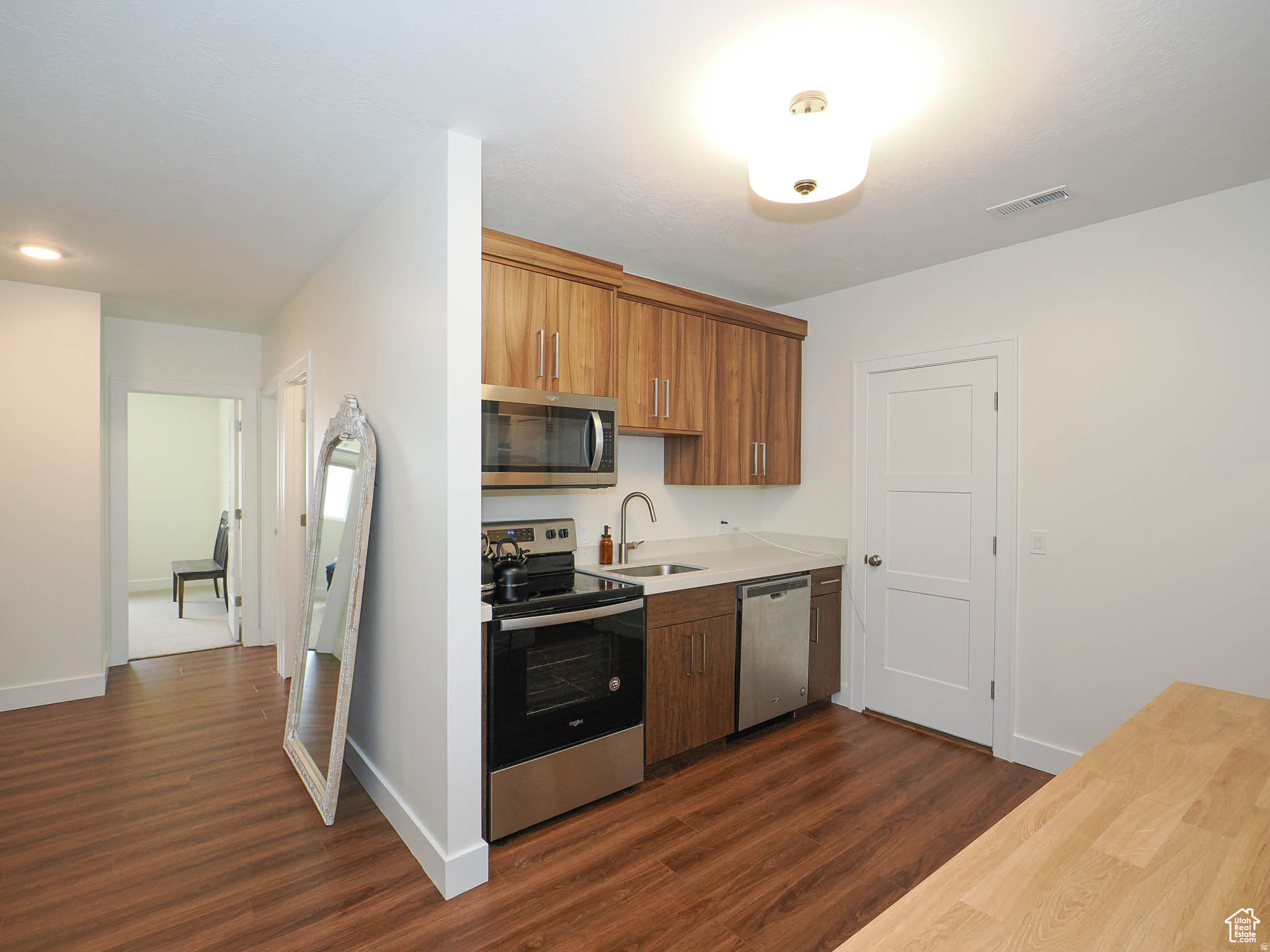 HALCYON ESTATES - Residential