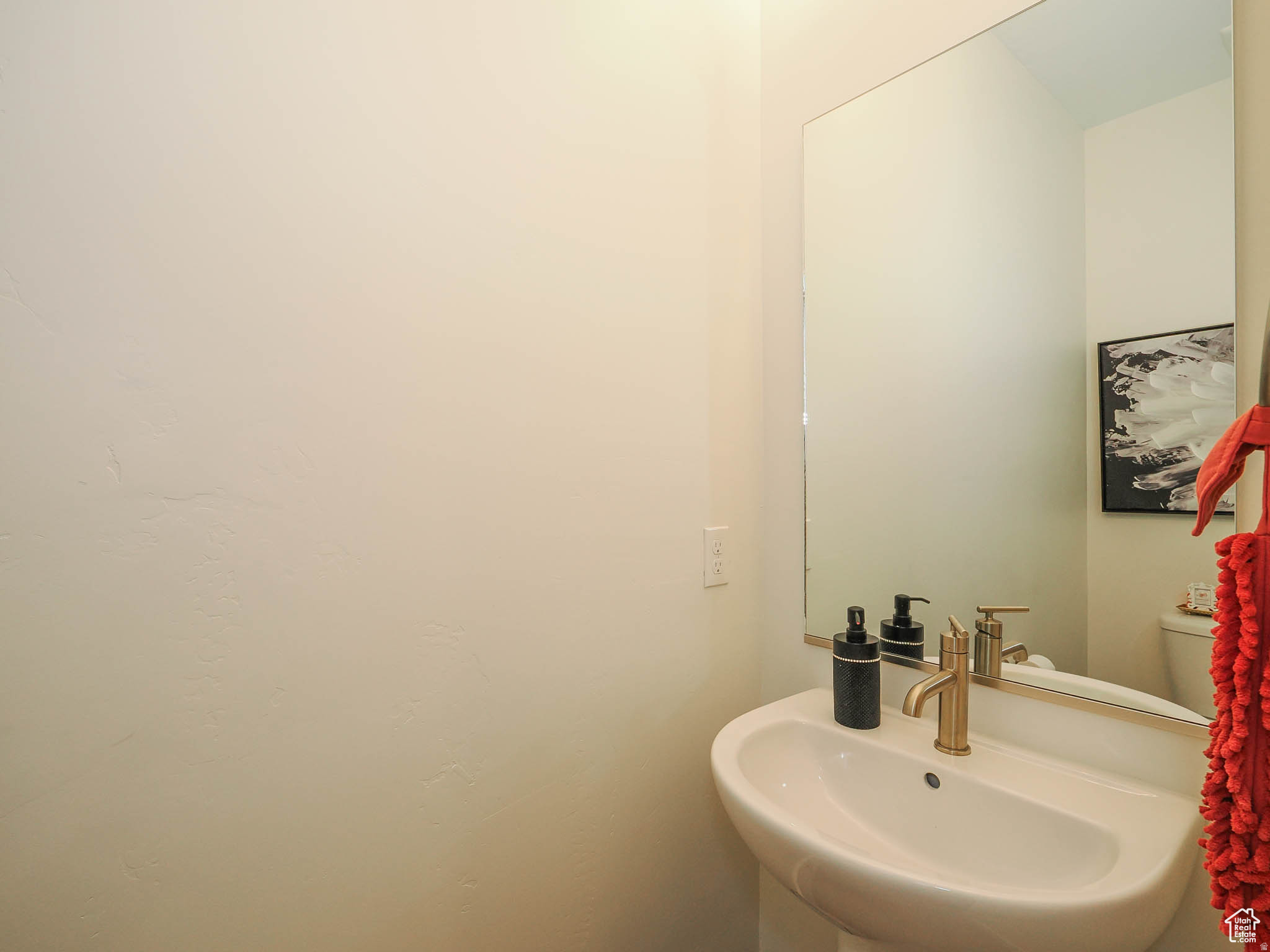 HALCYON ESTATES - Residential