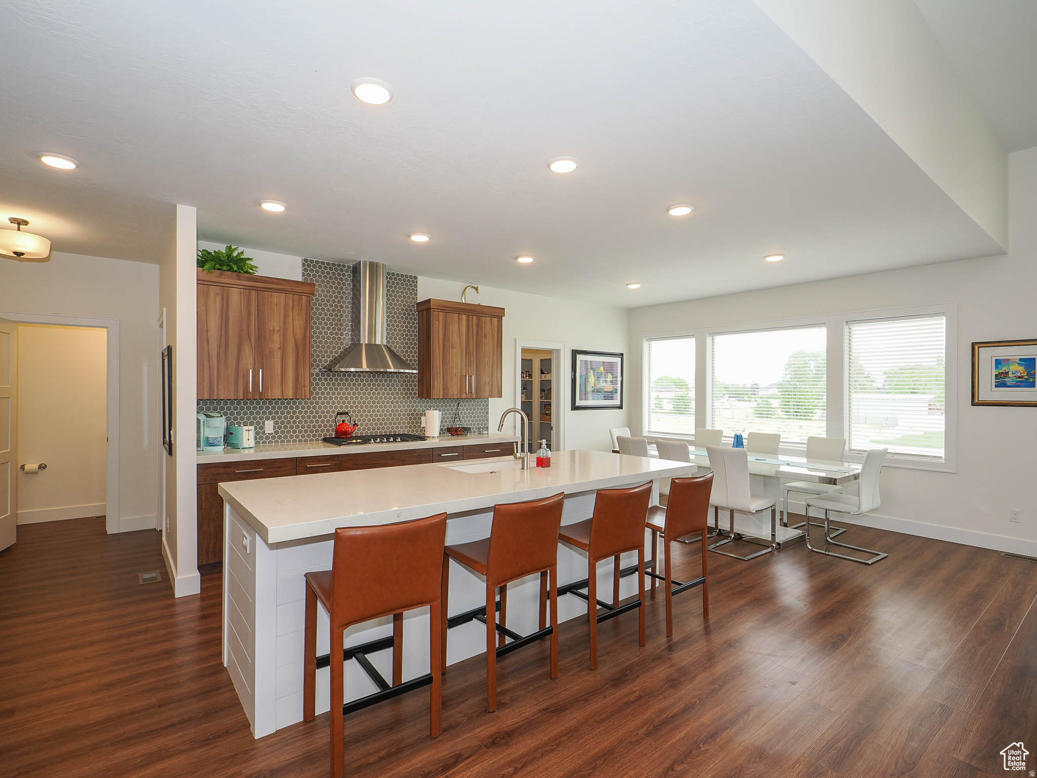 HALCYON ESTATES - Residential