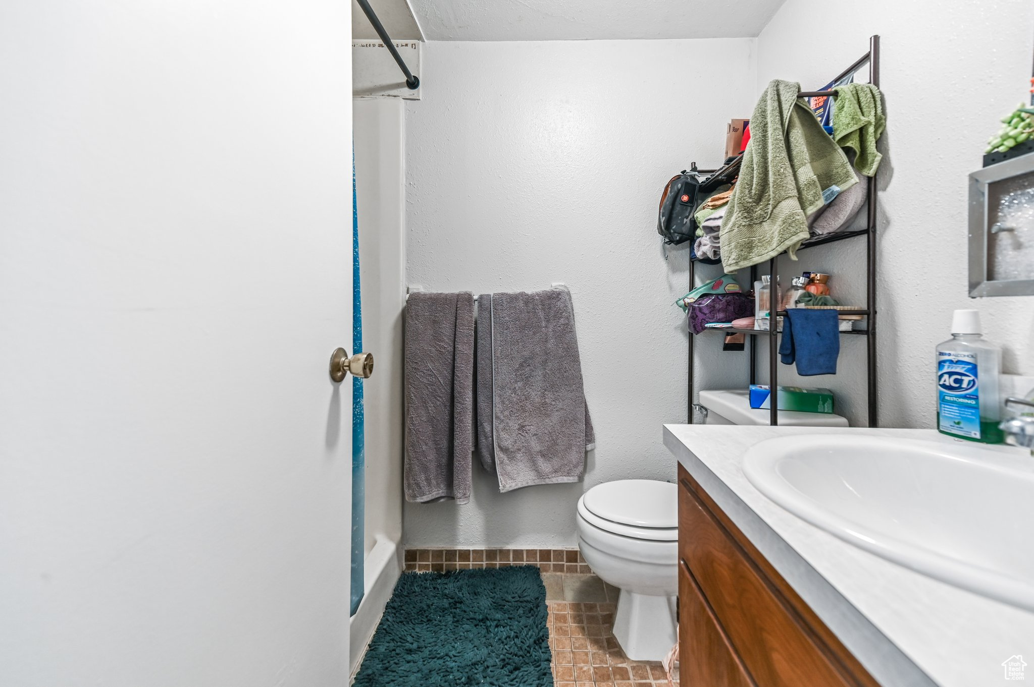 Logan, Utah 84321, United States, 4 Bedrooms Bedrooms, ,3 BathroomsBathrooms,Residential,Active,178344