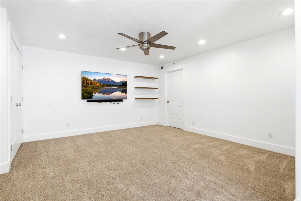 KENNECOTT - Residential