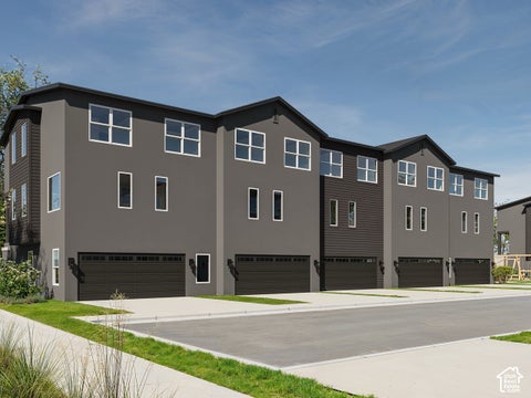 Tiny photo for 25 E EMERALD LN #B4, Kaysville, UT 84037 (MLS # 2190567)