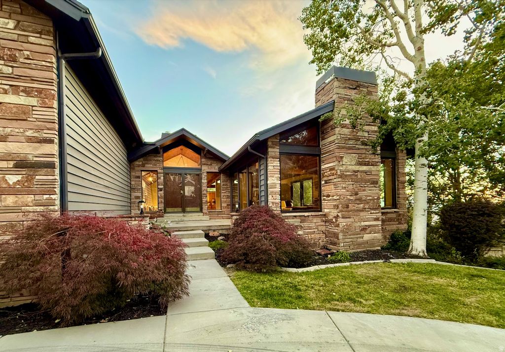 Photo of 6458 S CANYON COVE DR E, Holladay, UT 84121 (MLS # 2165941)