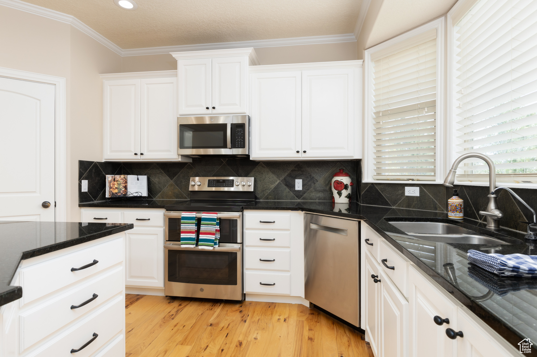 14825 S Meadow Oak Ct, Draper, Utah image 3