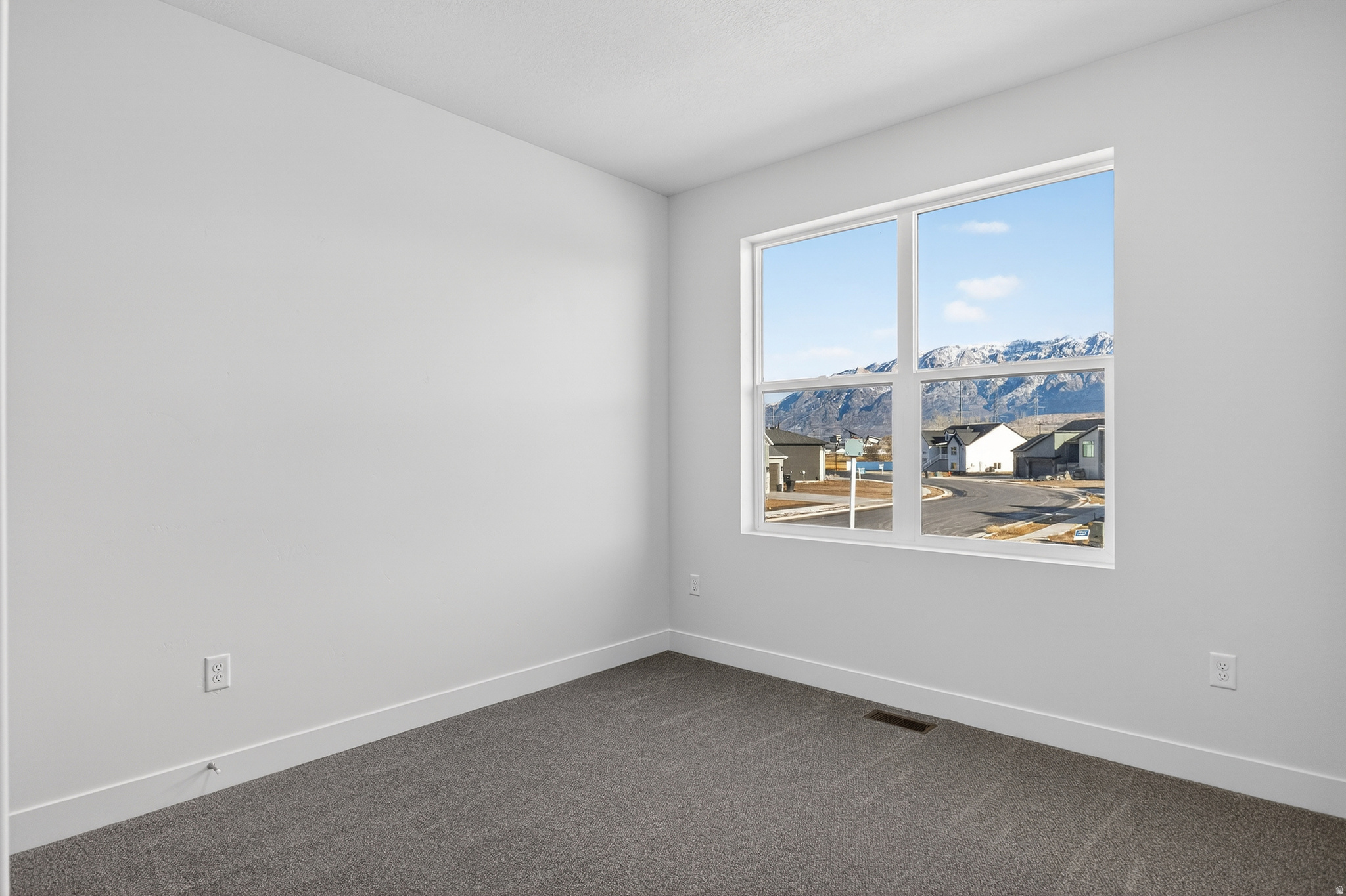 DIAMOND E - Residential