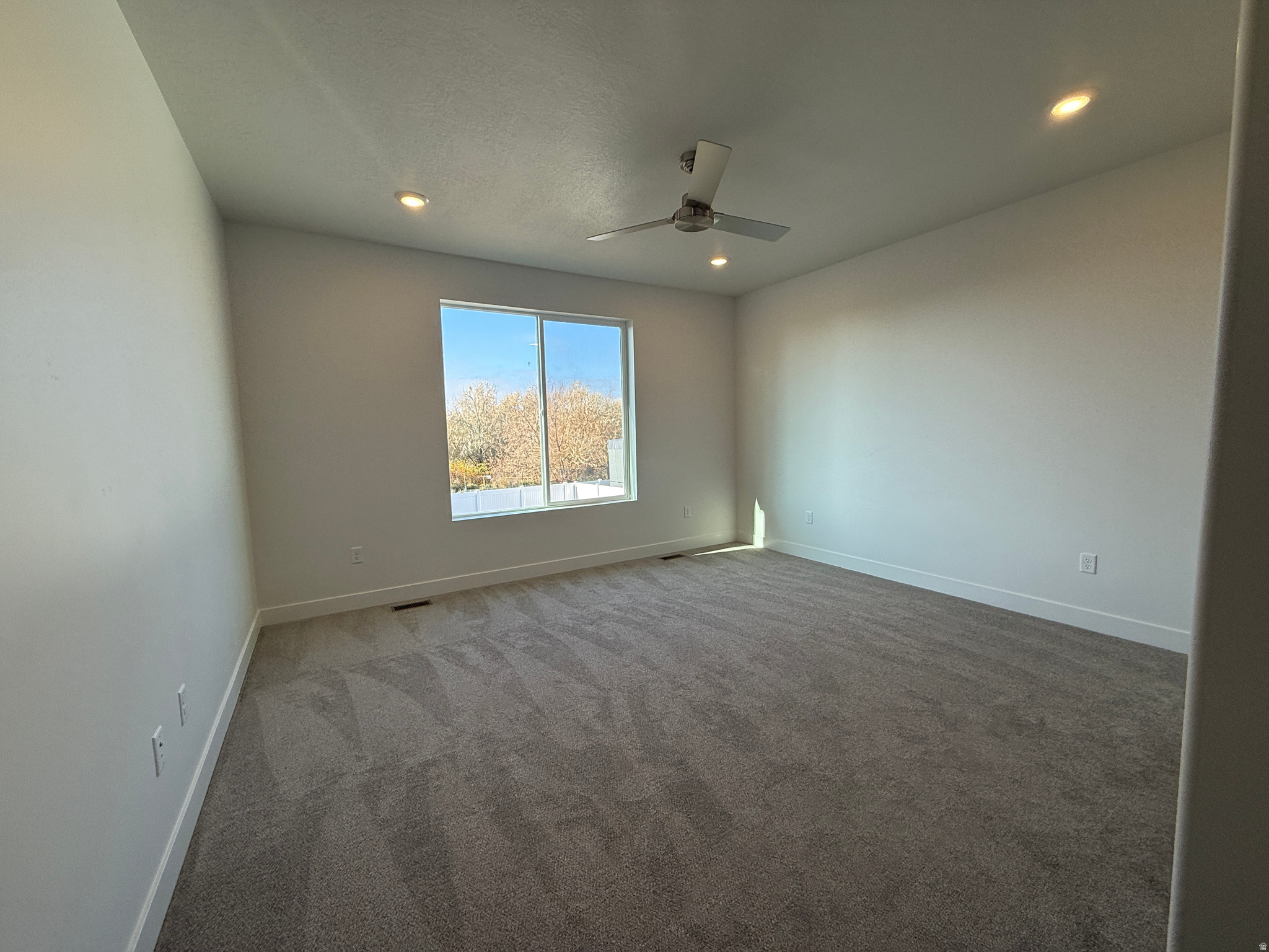 DIAMOND E - Residential