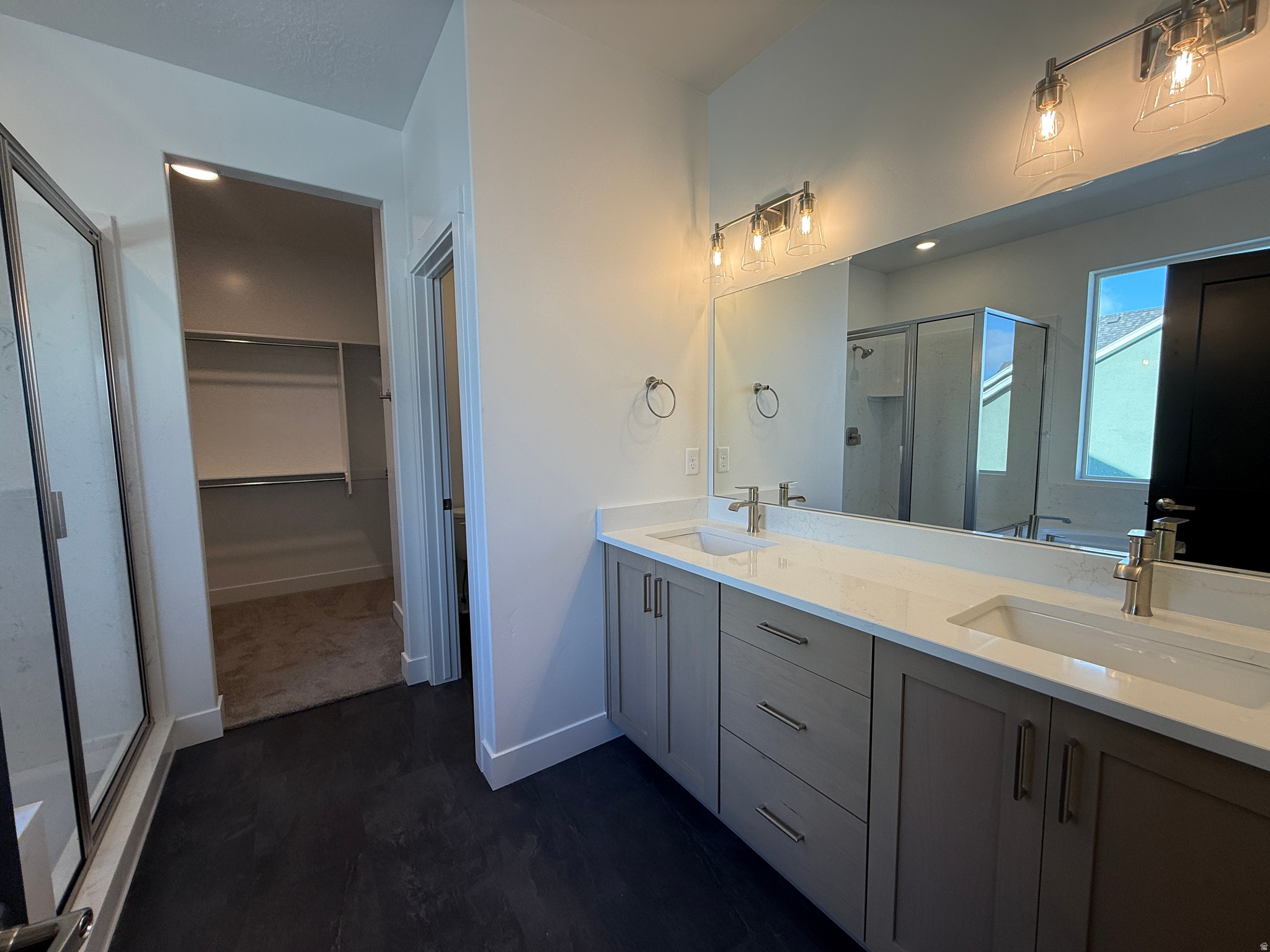 DIAMOND E - Residential