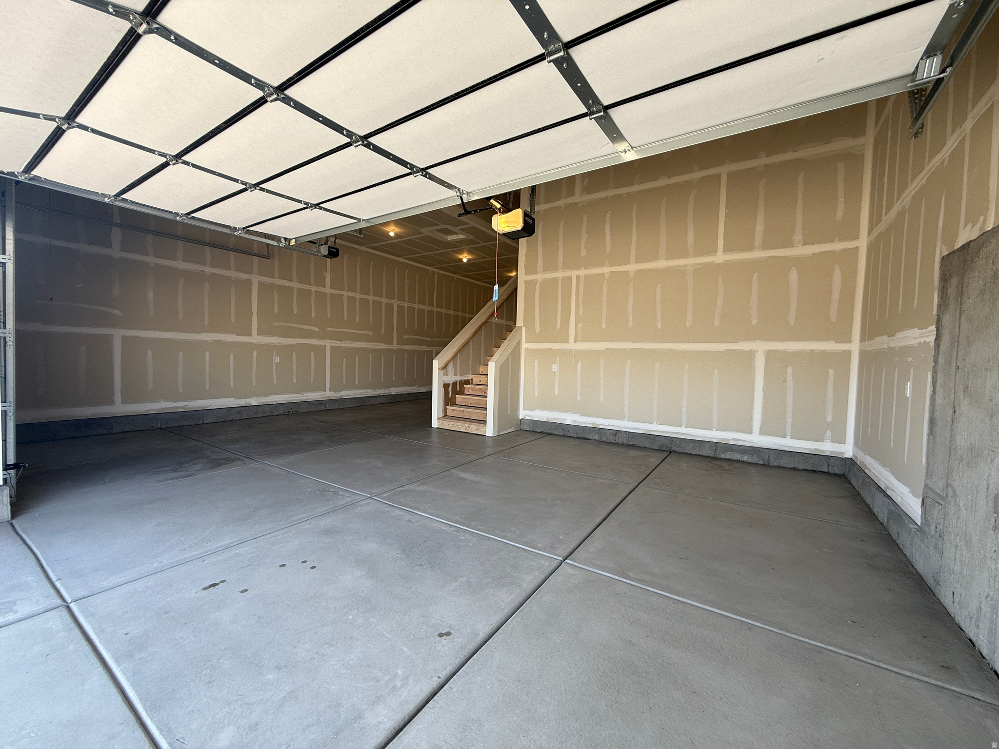 DIAMOND E - Residential