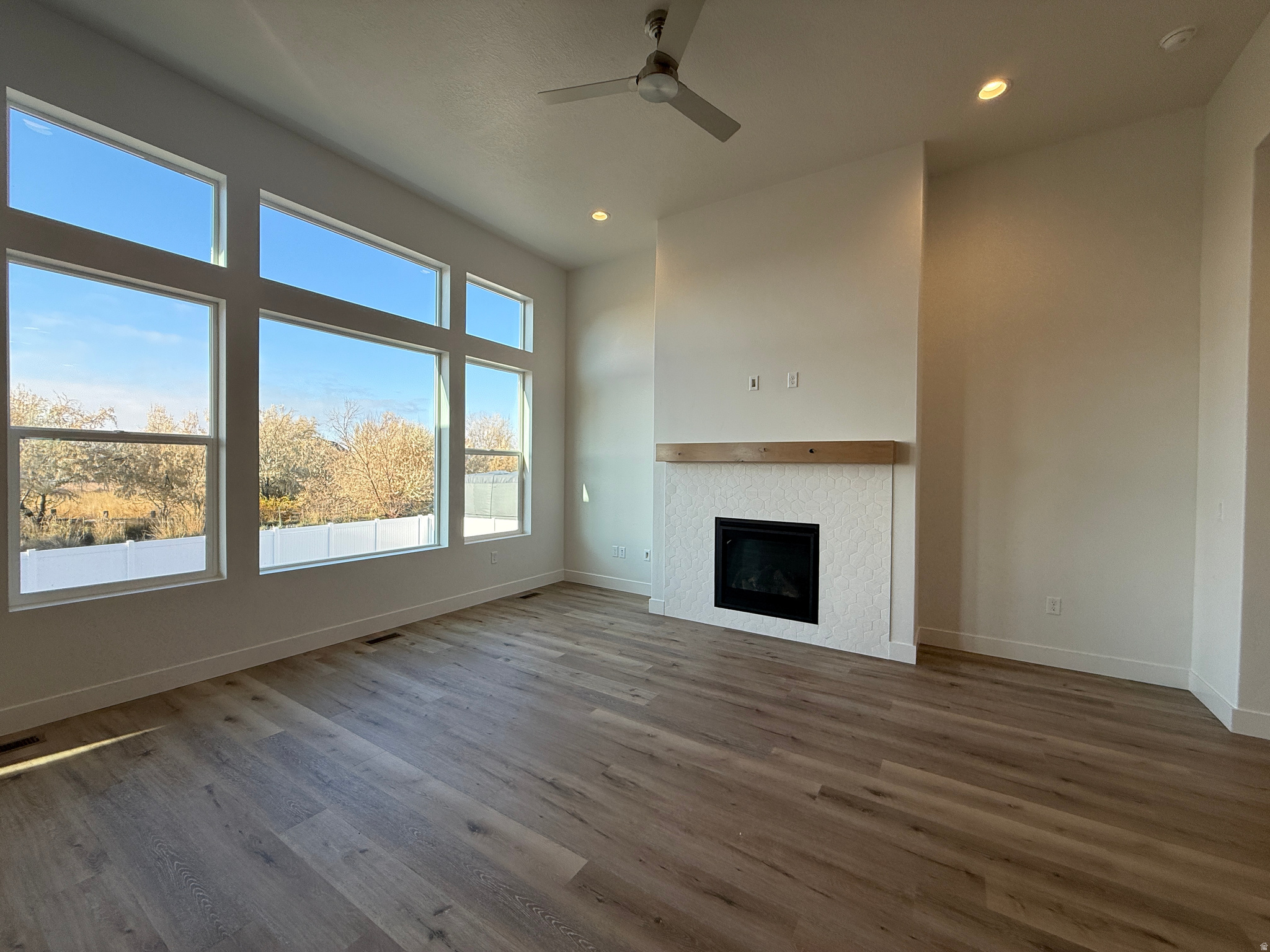 DIAMOND E - Residential