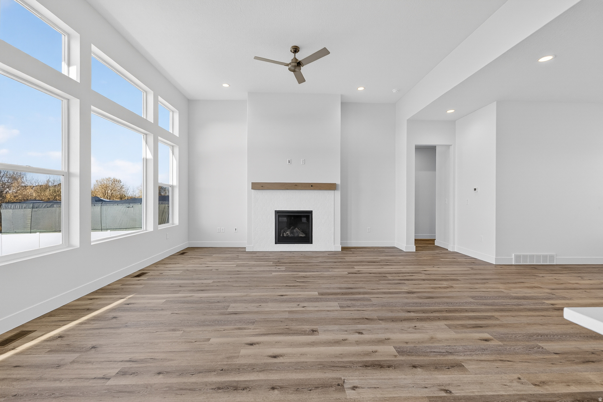 DIAMOND E - Residential