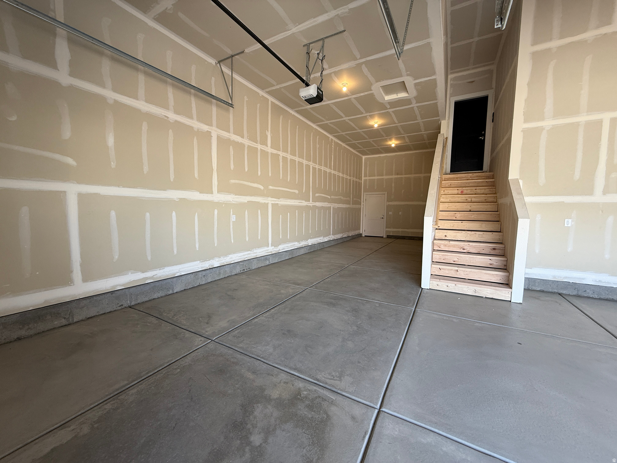 DIAMOND E - Residential