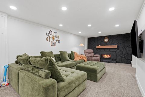 Tiny photo for 315 N 750 E, Kaysville, UT 84037 (MLS # 2125661)