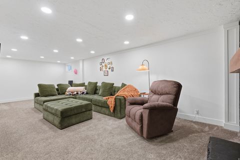 Tiny photo for 315 N 750 E, Kaysville, UT 84037 (MLS # 2125661)