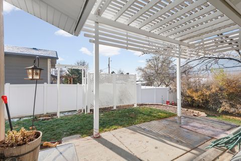 Tiny photo for 315 N 750 E, Kaysville, UT 84037 (MLS # 2125661)