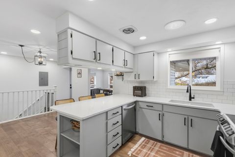 Tiny photo for 315 N 750 E, Kaysville, UT 84037 (MLS # 2125661)