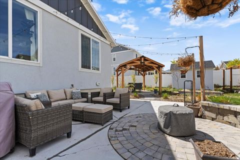 Tiny photo for 6498 W HAVEN MAPLE DR, West Jordan, UT 84081 (MLS # 2148866)