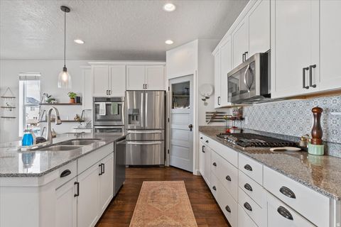 Tiny photo for 6498 W HAVEN MAPLE DR, West Jordan, UT 84081 (MLS # 2148866)