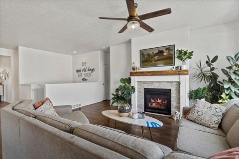 Tiny photo for 6498 W HAVEN MAPLE DR, West Jordan, UT 84081 (MLS # 2148866)