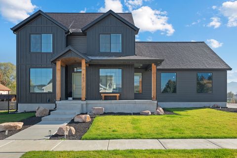 Photo of 453 S 230 W, Lehi, UT 84043 (MLS # 2120109)