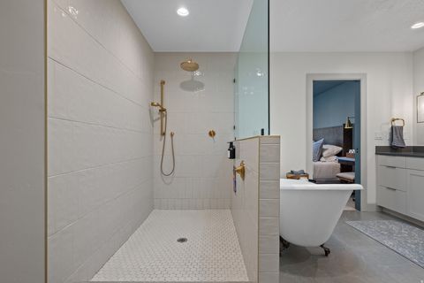 Tiny photo for 453 S 230 W, Lehi, UT 84043 (MLS # 2120109)