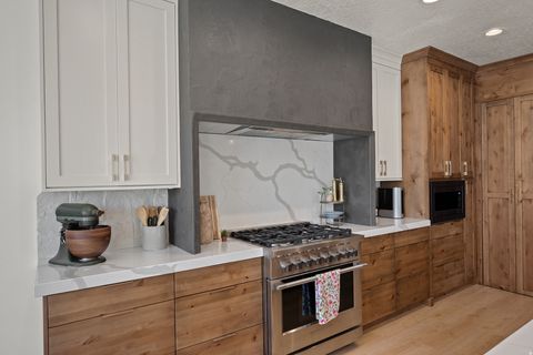 Tiny photo for 453 S 230 W, Lehi, UT 84043 (MLS # 2120109)