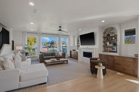 Tiny photo for 453 S 230 W, Lehi, UT 84043 (MLS # 2120109)