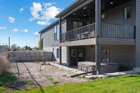 Tiny photo for 453 S 230 W, Lehi, UT 84043 (MLS # 2120109)