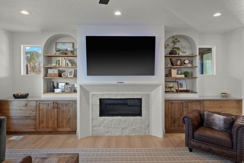 Tiny photo for 453 S 230 W, Lehi, UT 84043 (MLS # 2120109)