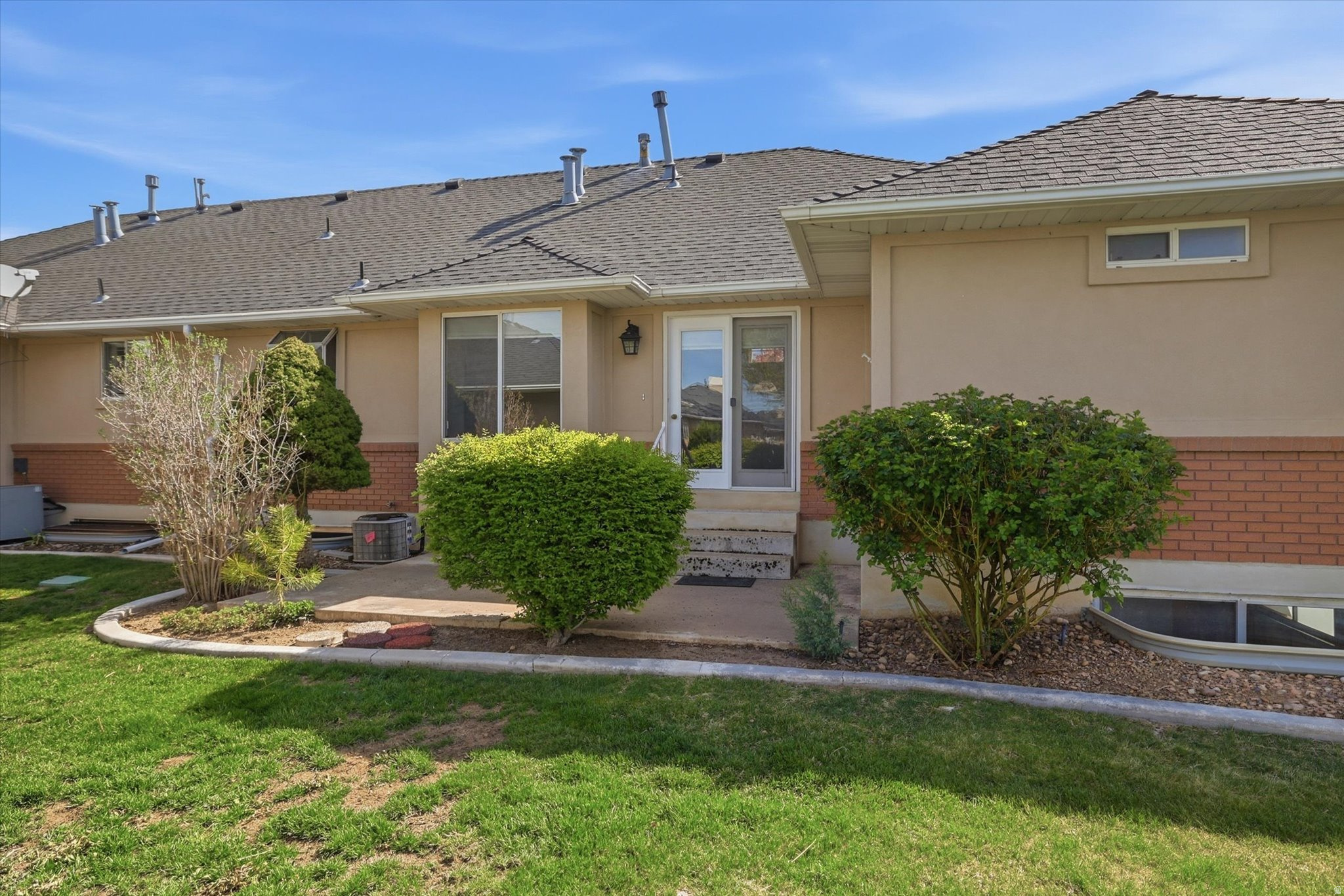 SOUTH POINTE - Residential