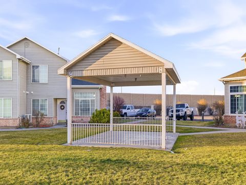 Tiny photo for 221 S MAJESTIC MEADOWS DR, Payson, UT 84651 (MLS # 2132077)