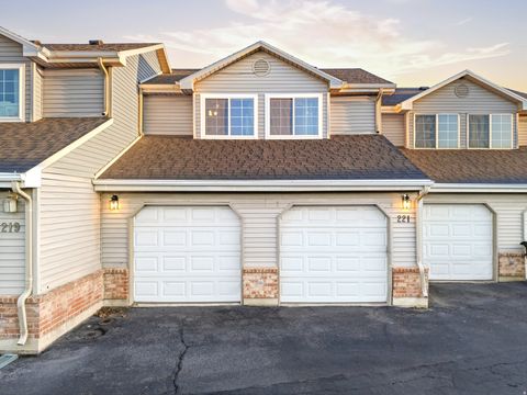 Tiny photo for 221 S MAJESTIC MEADOWS DR, Payson, UT 84651 (MLS # 2132077)