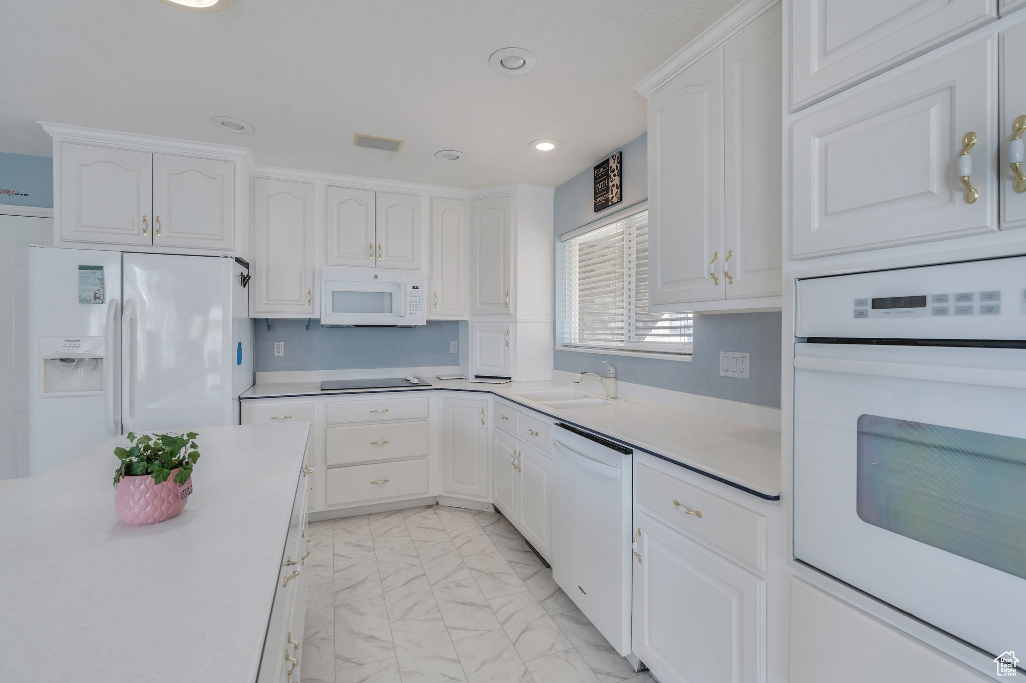 Orem, Utah 84097, United States, 4 Bedrooms Bedrooms, ,3 BathroomsBathrooms,Residential,Pending,90118