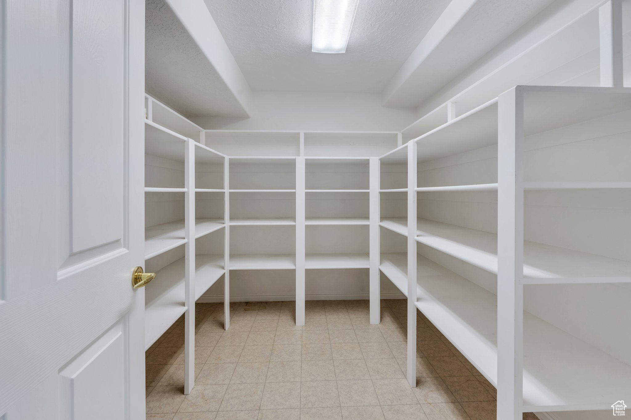 Orem, Utah 84097, United States, 4 Bedrooms Bedrooms, ,3 BathroomsBathrooms,Residential,Pending,90118