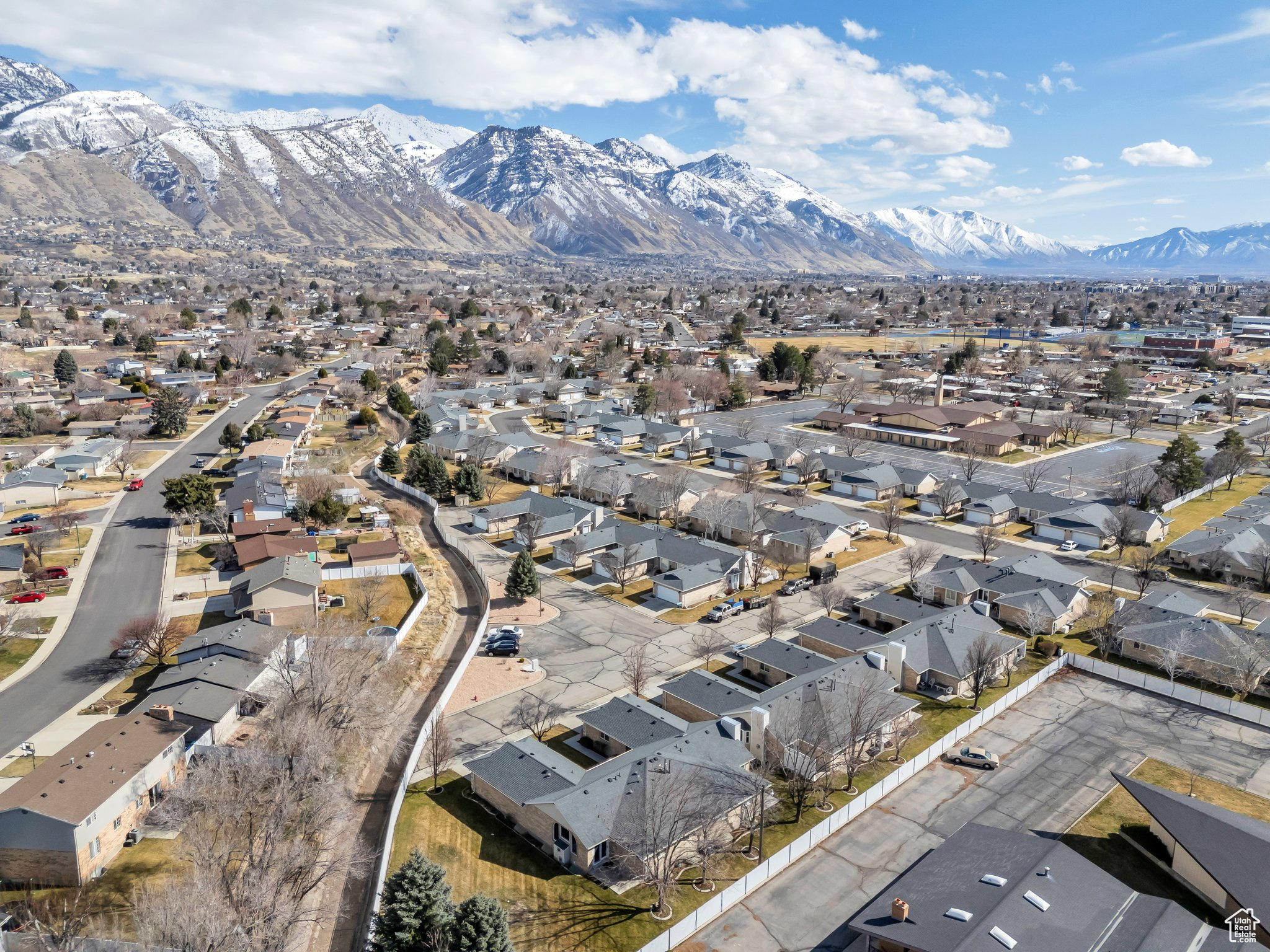 Orem, Utah 84097, United States, 4 Bedrooms Bedrooms, ,3 BathroomsBathrooms,Residential,Pending,90118