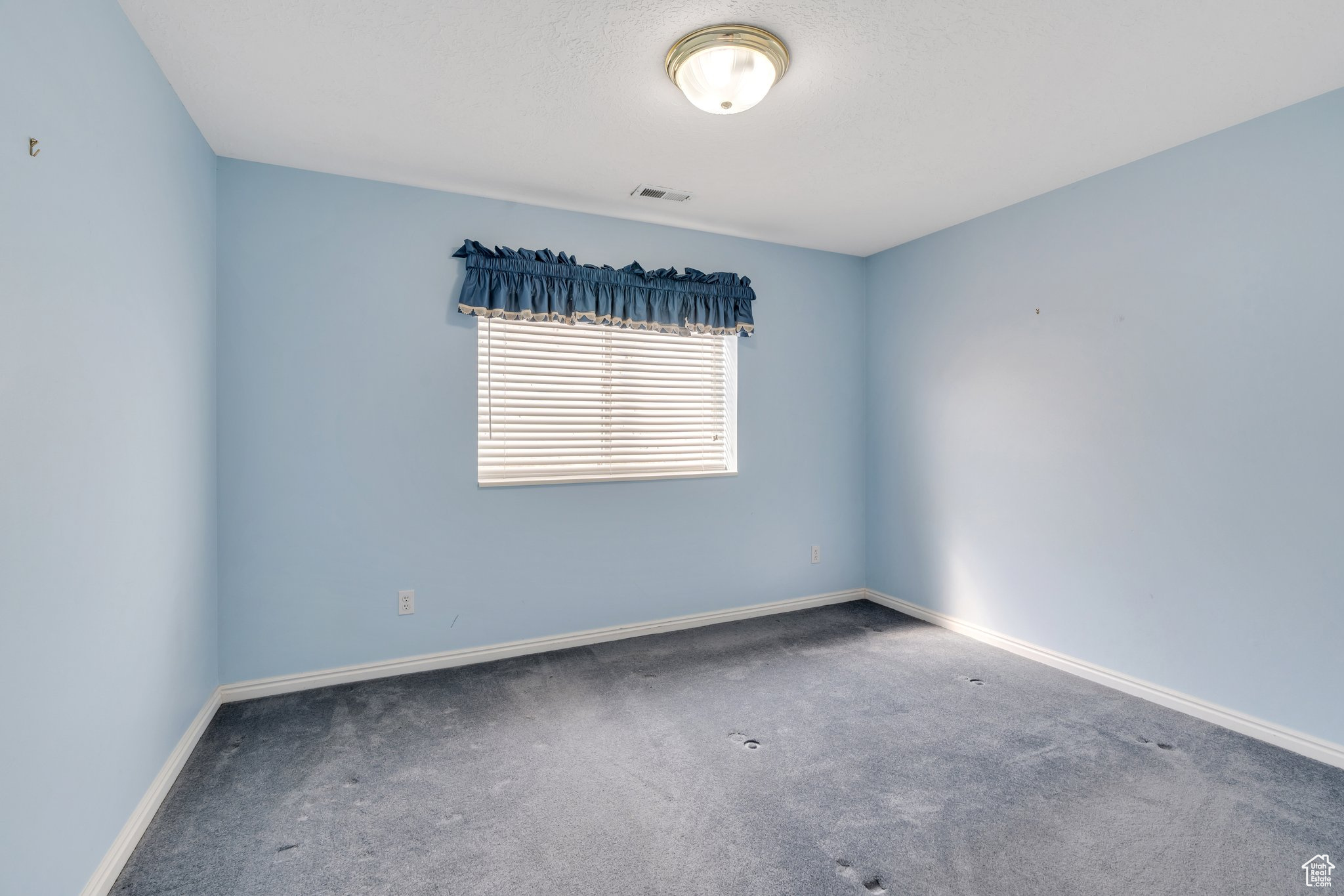 Orem, Utah 84097, United States, 4 Bedrooms Bedrooms, ,3 BathroomsBathrooms,Residential,Pending,90118