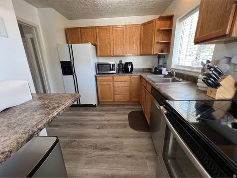 Tiny photo for 433 N 300 E, Provo, UT 84606 (MLS # 2139738)